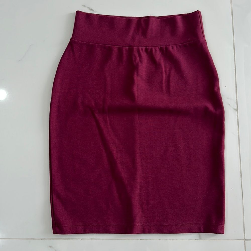 Charlotte Russe Burgundy Pencil Knee Length Skirt With Slip Sz Small HIGT WAIST
